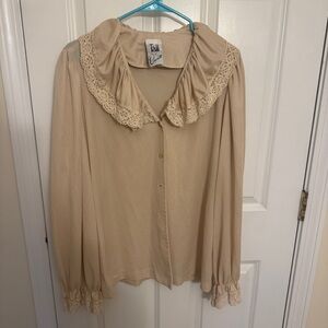 Women's vintage Cream Lace Collar Blouse
